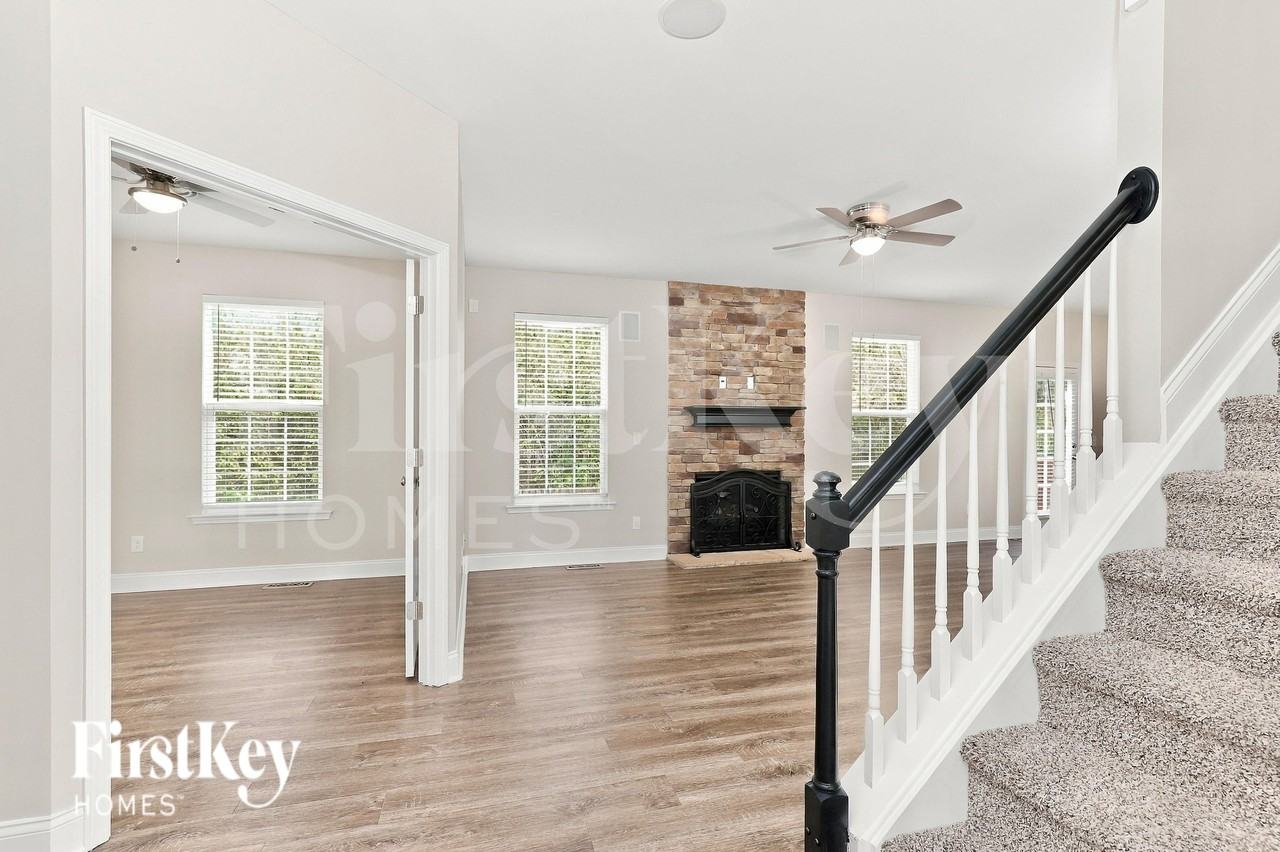 365 Mahogany Dr - Photo 5 of 19