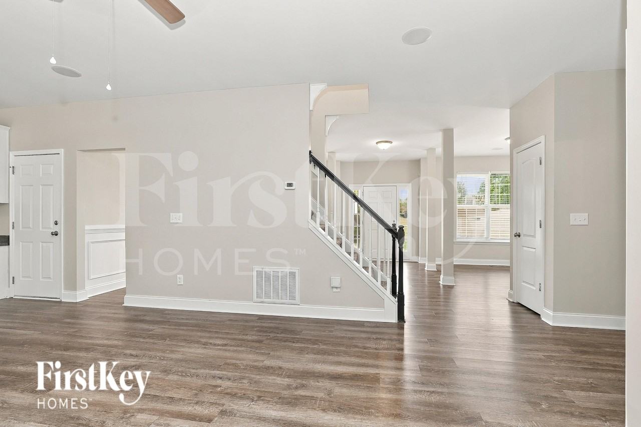 365 Mahogany Dr - Photo 6 of 19