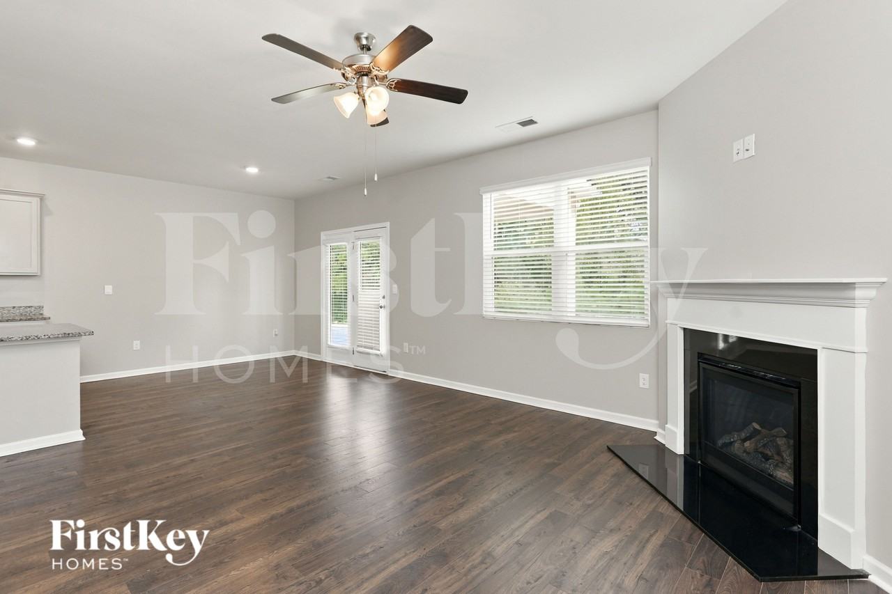 206 Graham Campbell Ln - Photo 4 of 19