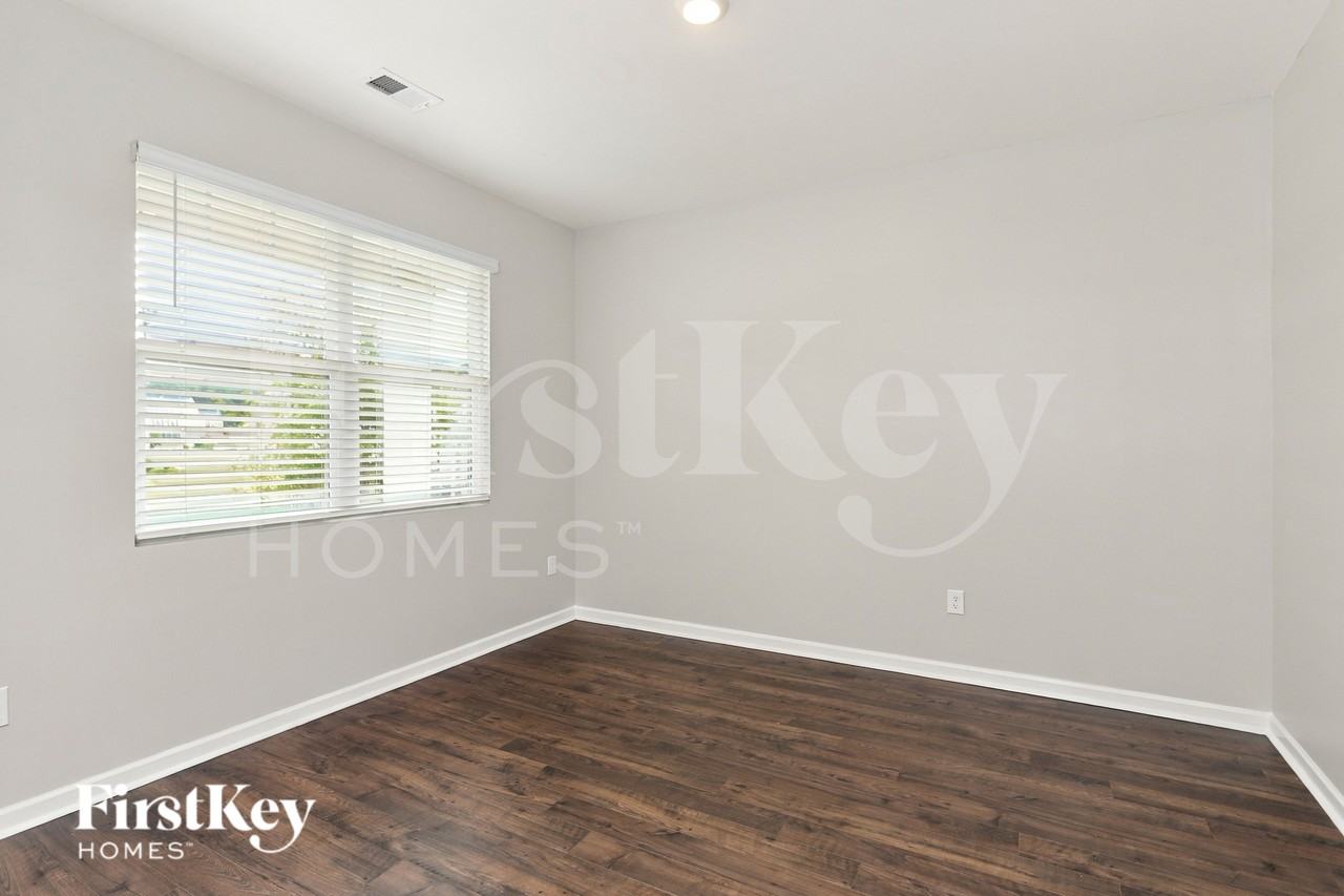 206 Graham Campbell Ln - Photo 5 of 19