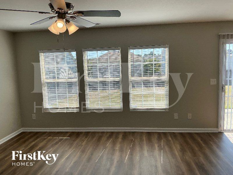 604 Magna Dr - Photo 2 of 11