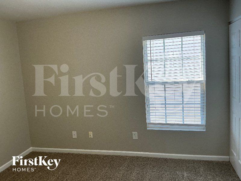 604 Magna Dr - Photo 5 of 11