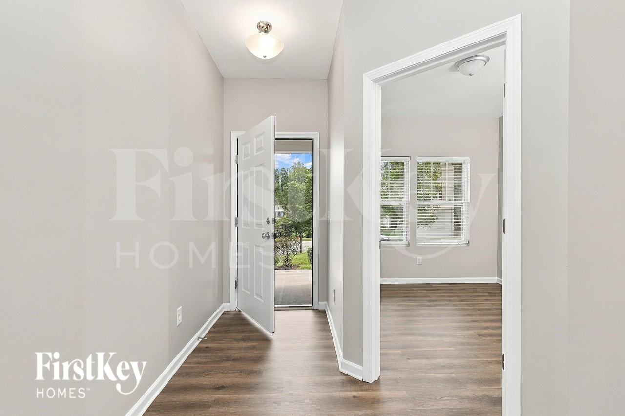 411 Quick Silver Dr - Photo 3 of 19