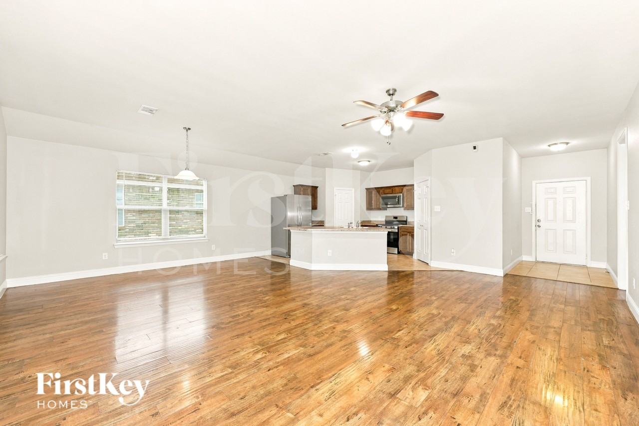 15626 Gatsby Ln - Photo 2 of 20