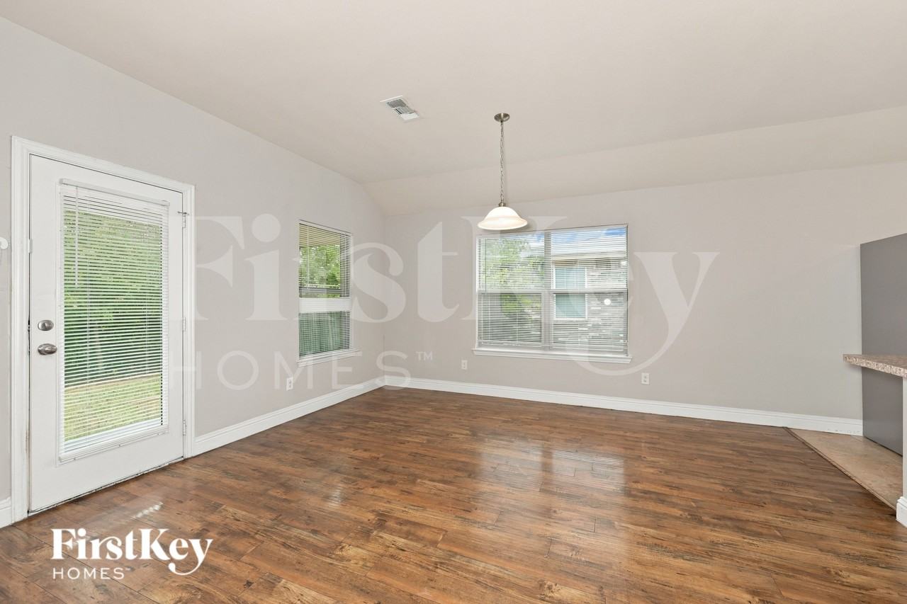 15626 Gatsby Ln - Photo 5 of 20