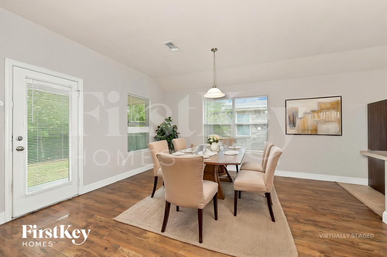 15626 Gatsby Ln - Photo 6 of 20