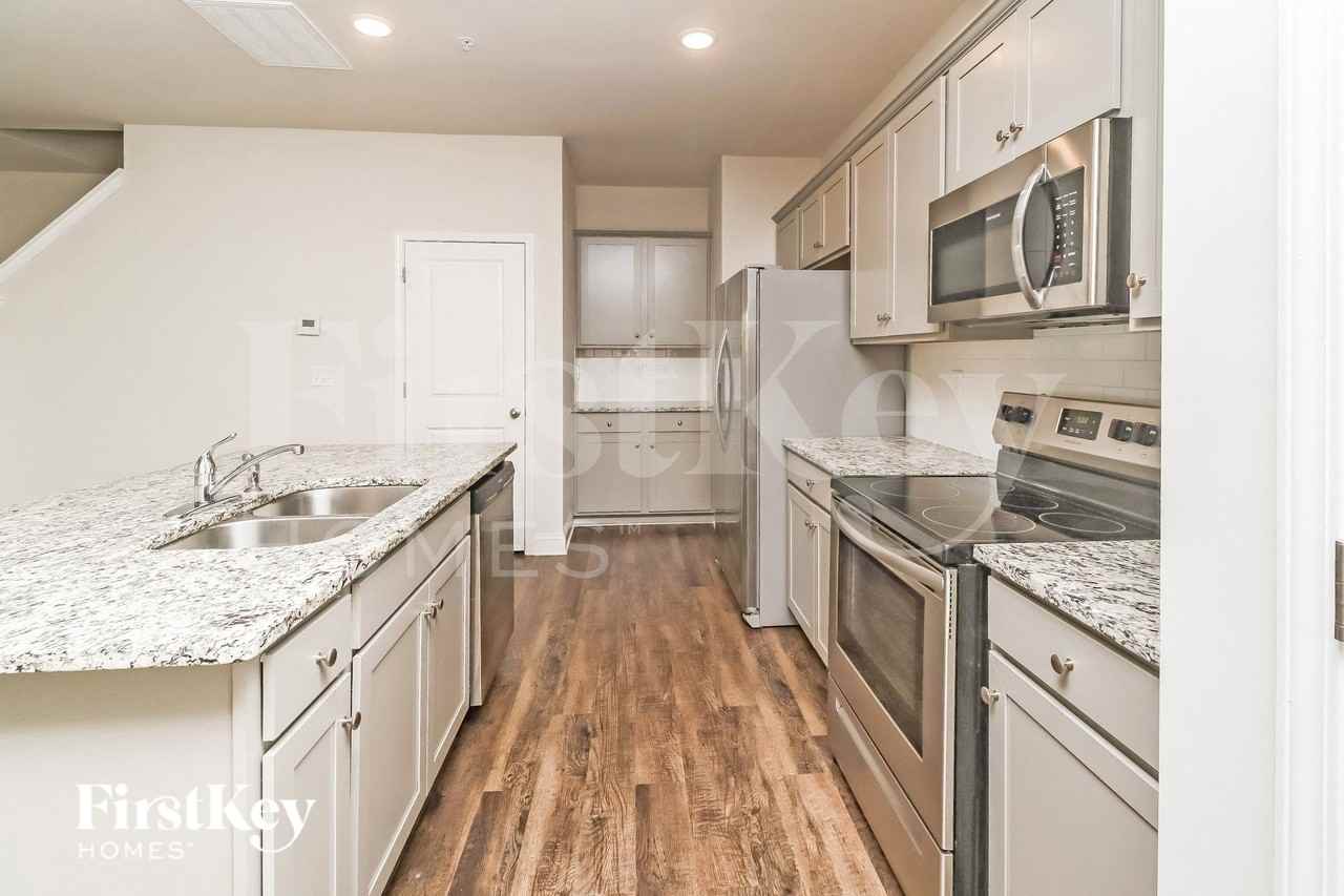 2027 Cypress Village Dr Nw - Photo 5 of 15