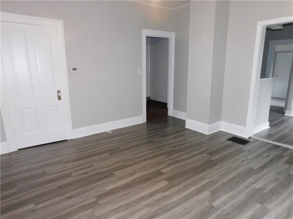 1508 Maiden Ln - Photo 4 of 17