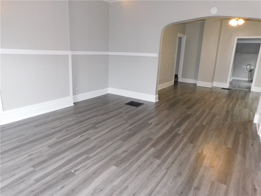 1508 Maiden Ln - Photo 6 of 17