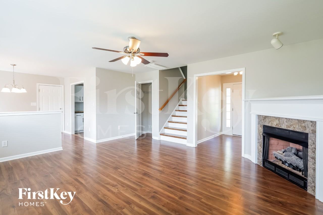 237 Autumn Woods Blvd - Photo 5 of 15