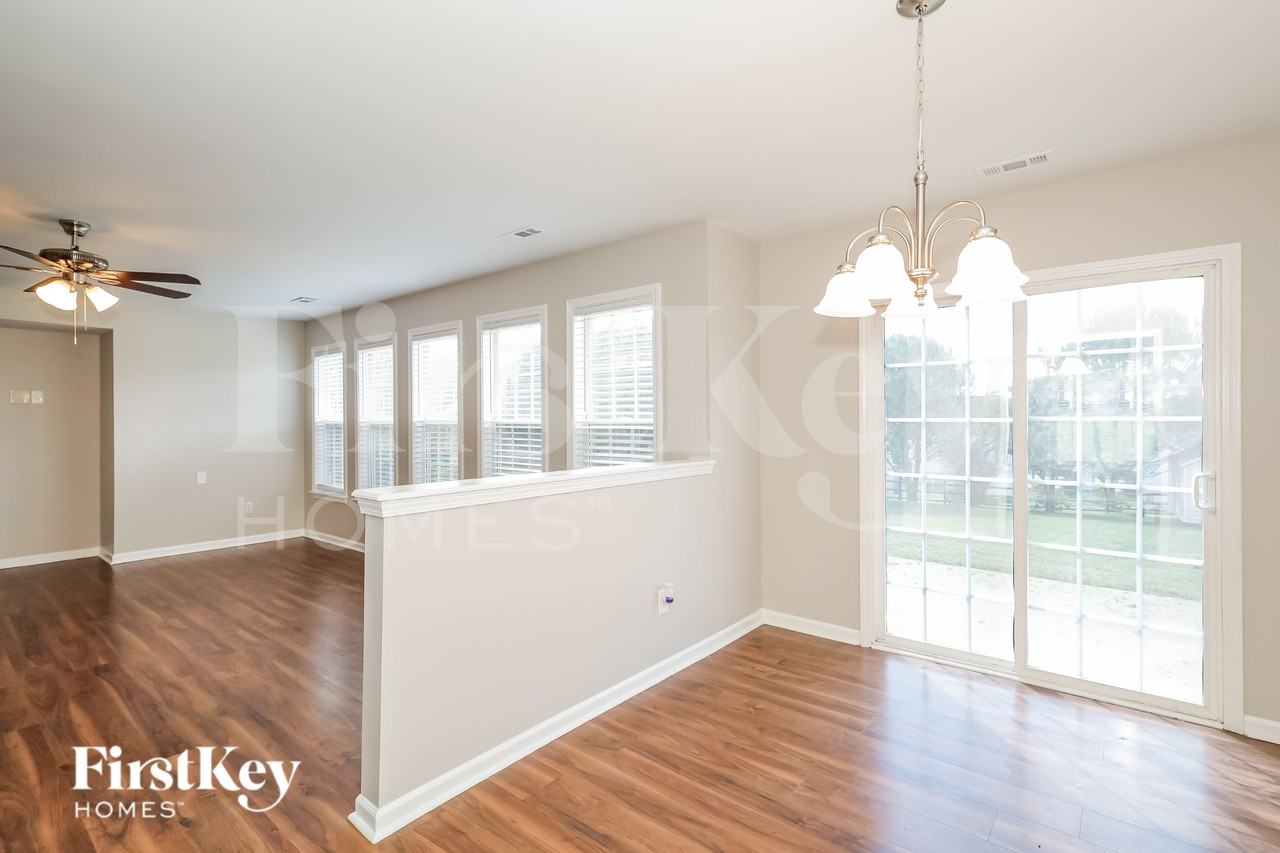 237 Autumn Woods Blvd - Photo 6 of 15