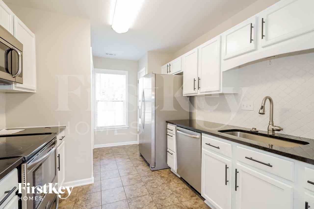 237 Autumn Woods Blvd - Photo 7 of 15