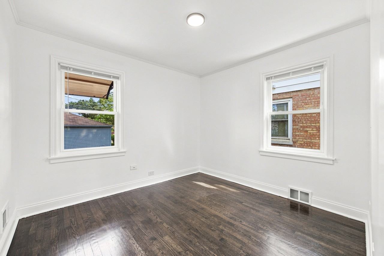 117 Morris Ave - Photo 7 of 17