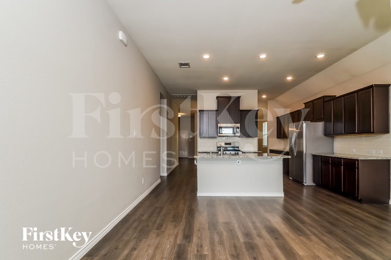 4604 Essonite Rd - Photo 5 of 16