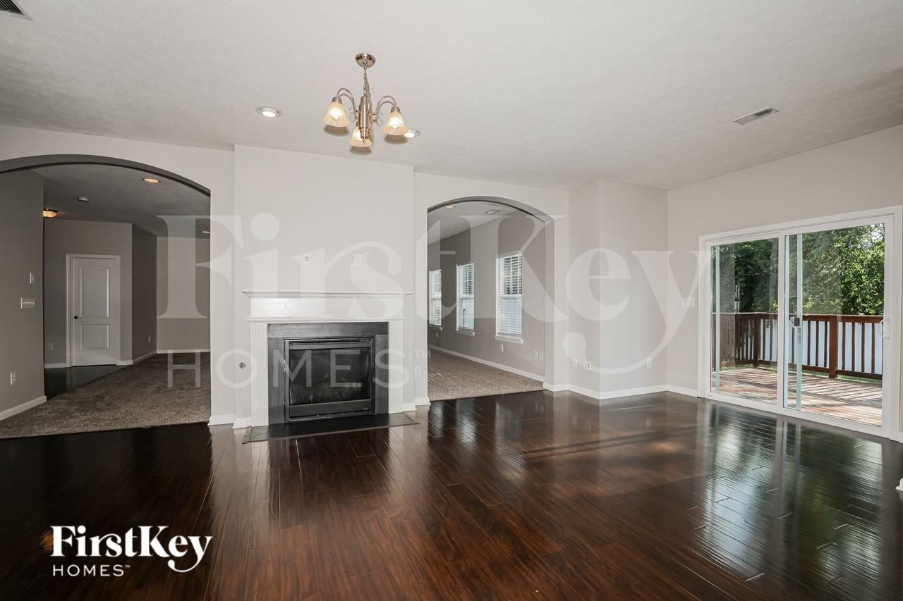 1916 Devonshire Ave - Photo 5 of 16