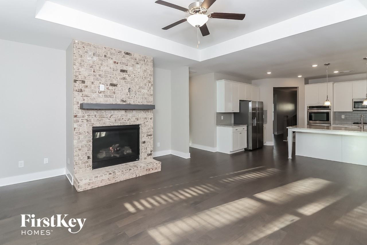 85 Crestbrook Way - Photo 3 of 15
