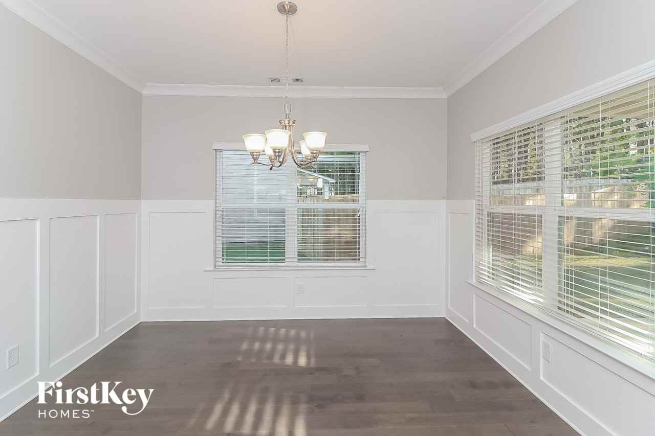 85 Crestbrook Way - Photo 5 of 15