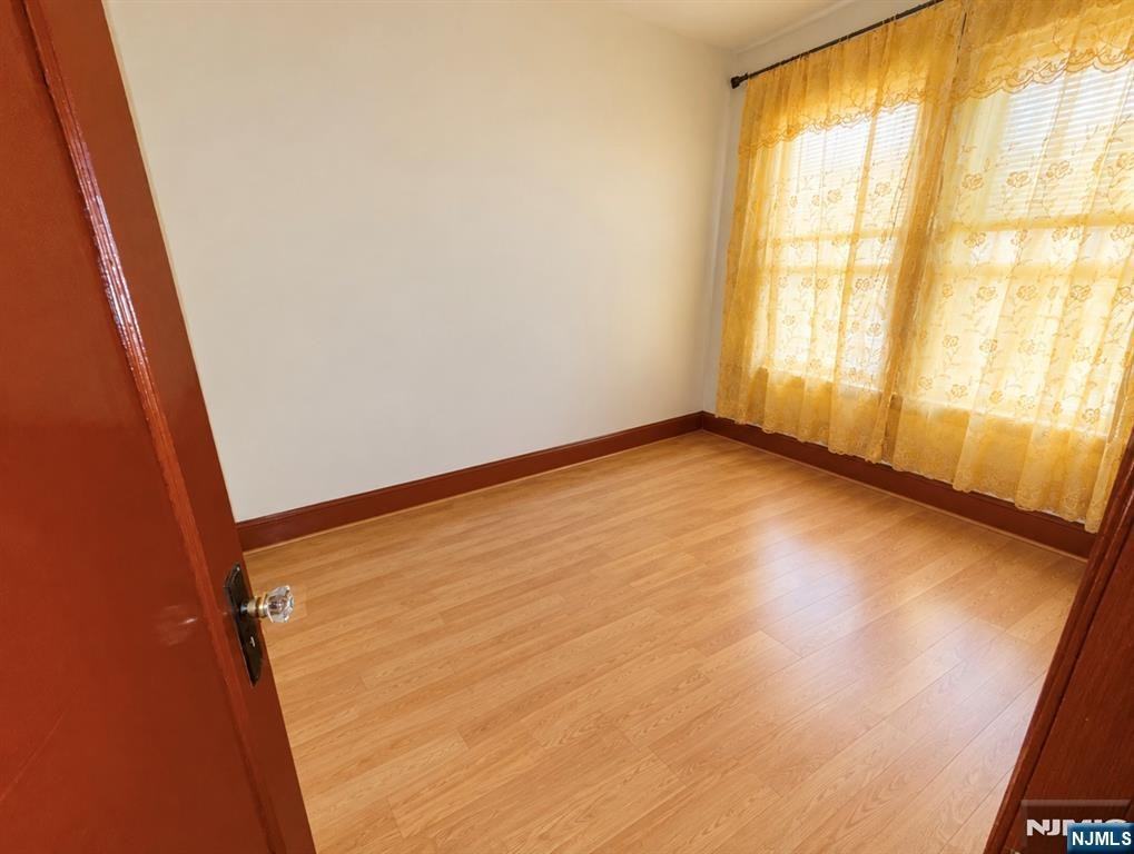 148 Nelson Ave - Photo 4 of 6