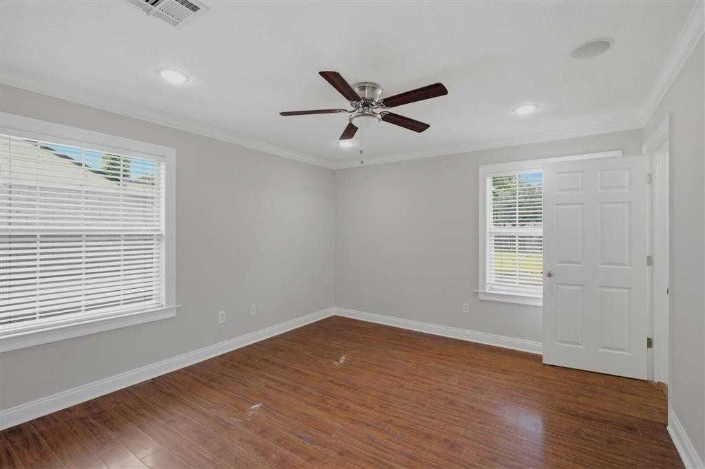 1906 19th St - Photo 6 of 15
