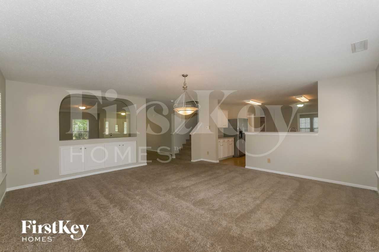 12684 Majestic Way - Photo 7 of 17