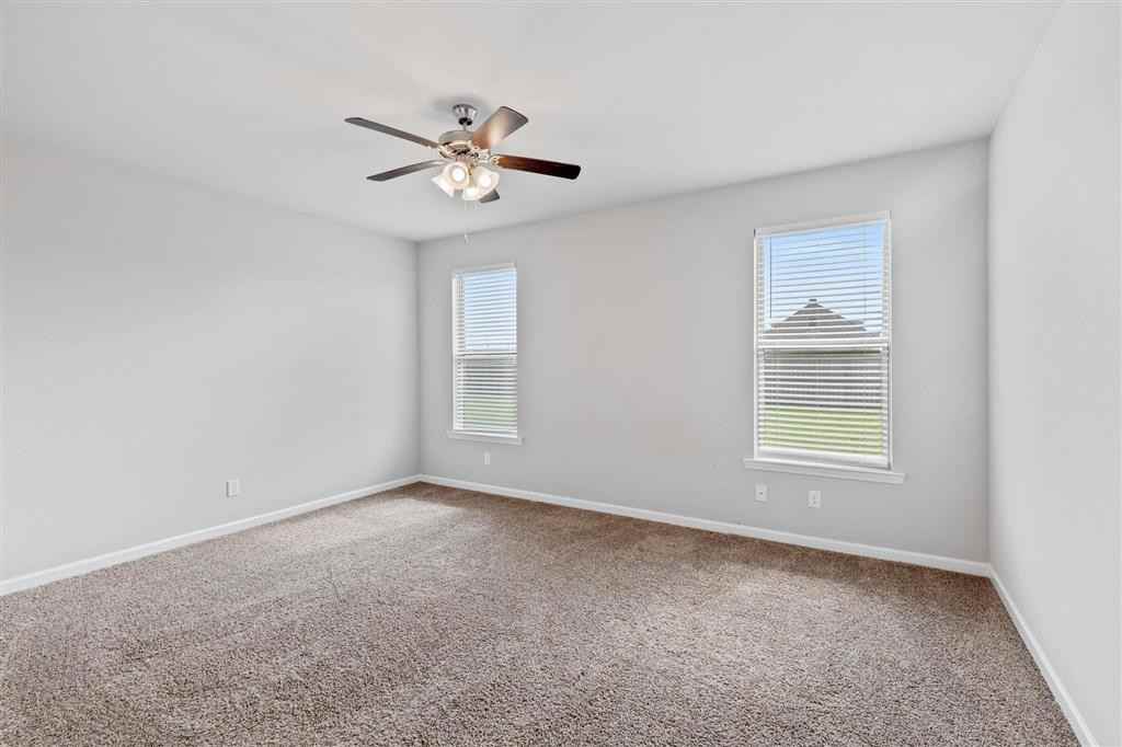 4621 E Ridge Rd - Photo 2 of 16