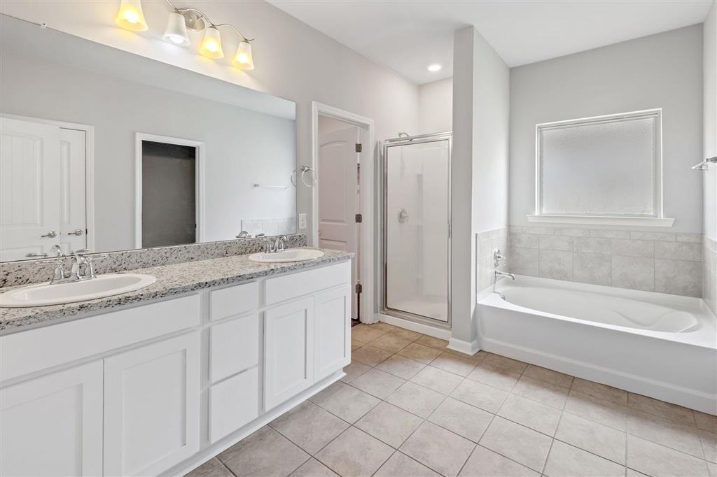 4621 E Ridge Rd - Photo 3 of 16