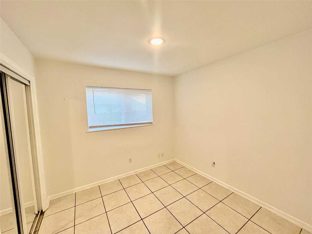 1413 Rutland Dr - Photo 5 of 30