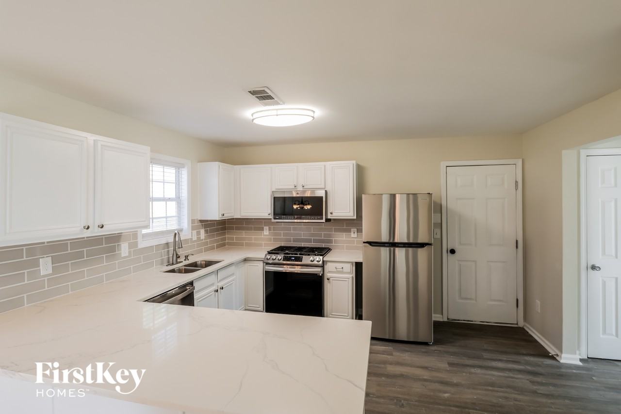 3711 Spring Creek Cir - Photo 5 of 15