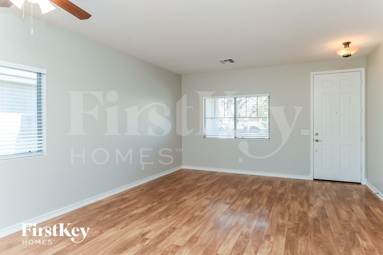 149 W Dragon Tree Ave - Photo 4 of 15