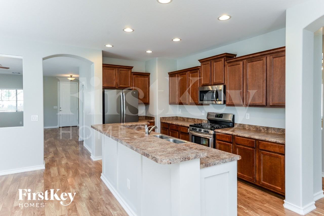 149 W Dragon Tree Ave - Photo 7 of 15