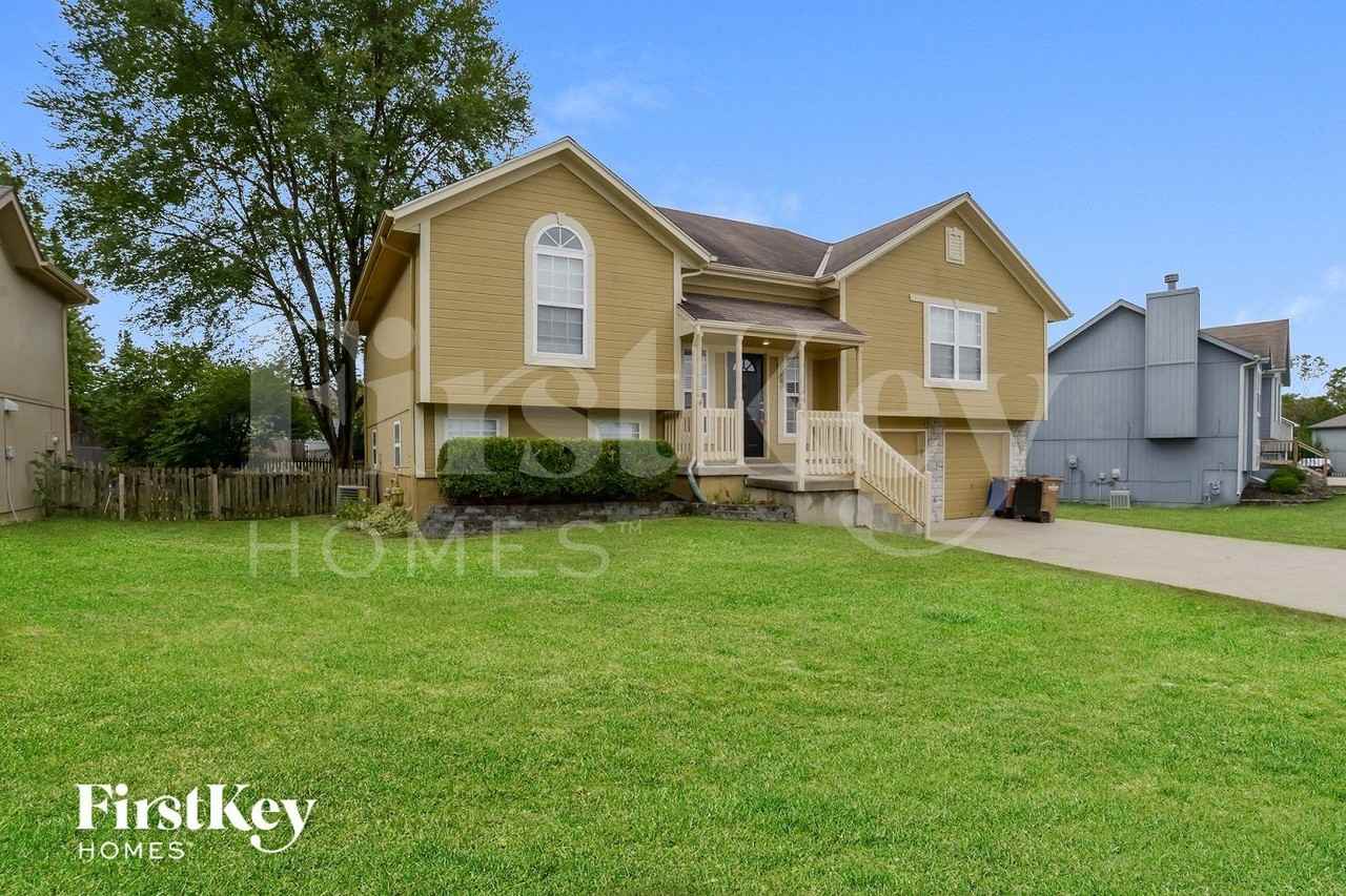 1609 Tyler Dr - Photo 2 of 15