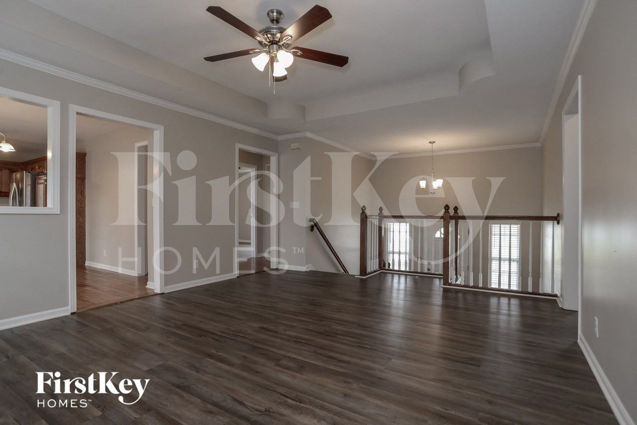 1609 Tyler Dr - Photo 4 of 15