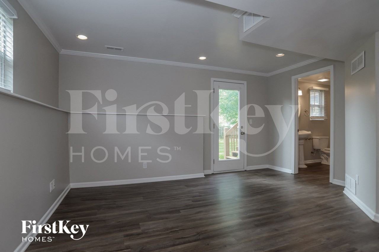 1609 Tyler Dr - Photo 5 of 15
