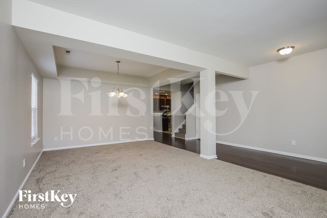 3604 Peterford Dr - Photo 4 of 15