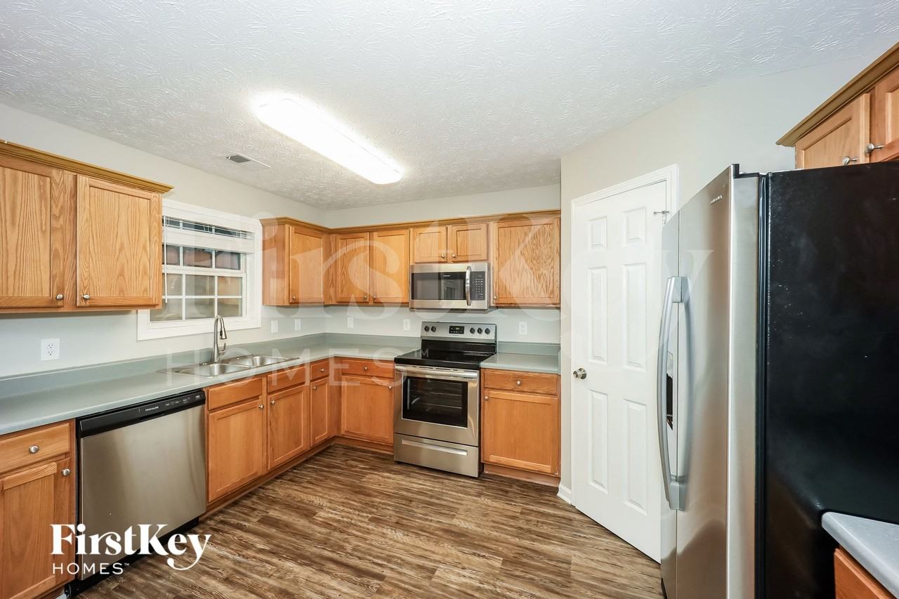 1695 Marceau Dr - Photo 7 of 15