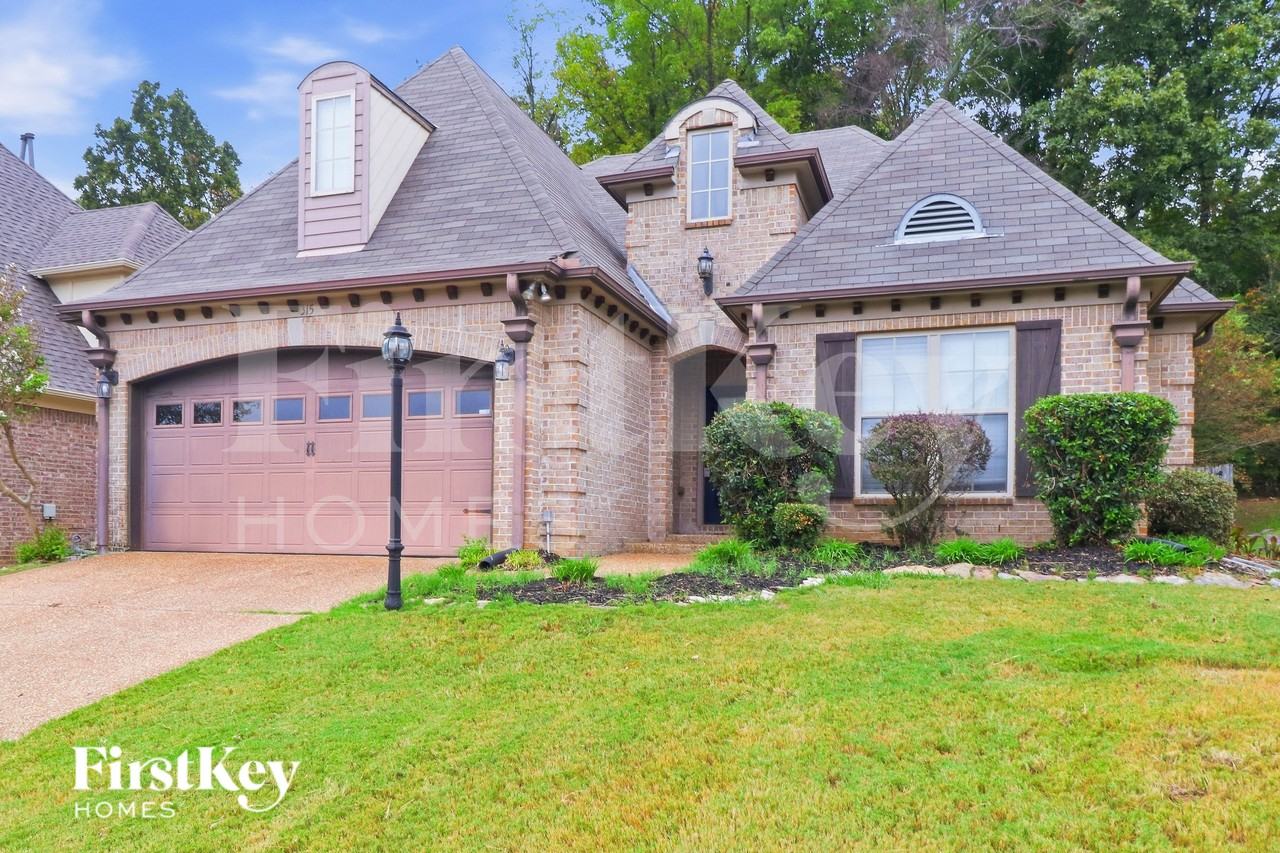 315 Garden Springs Dr - Photo 2 of 19
