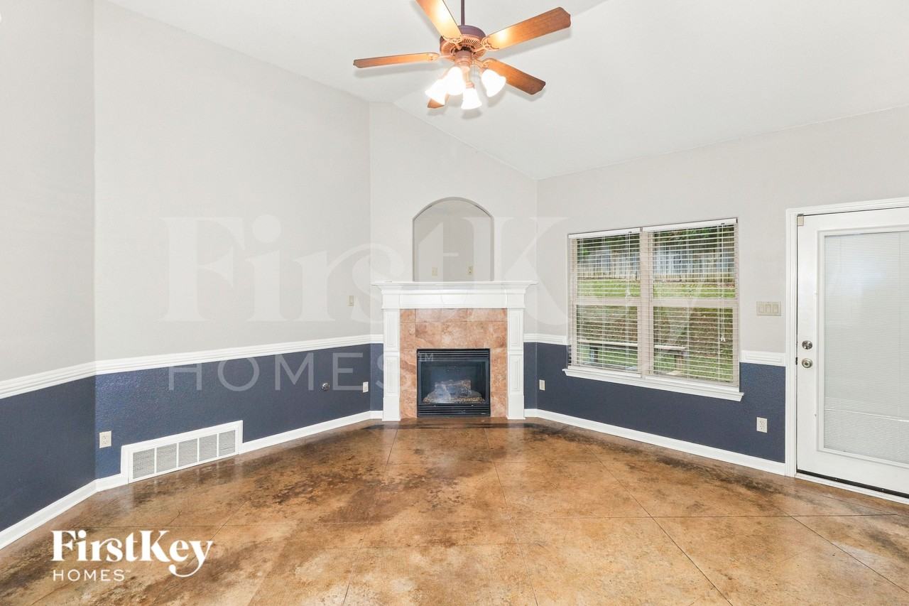 315 Garden Springs Dr - Photo 3 of 19