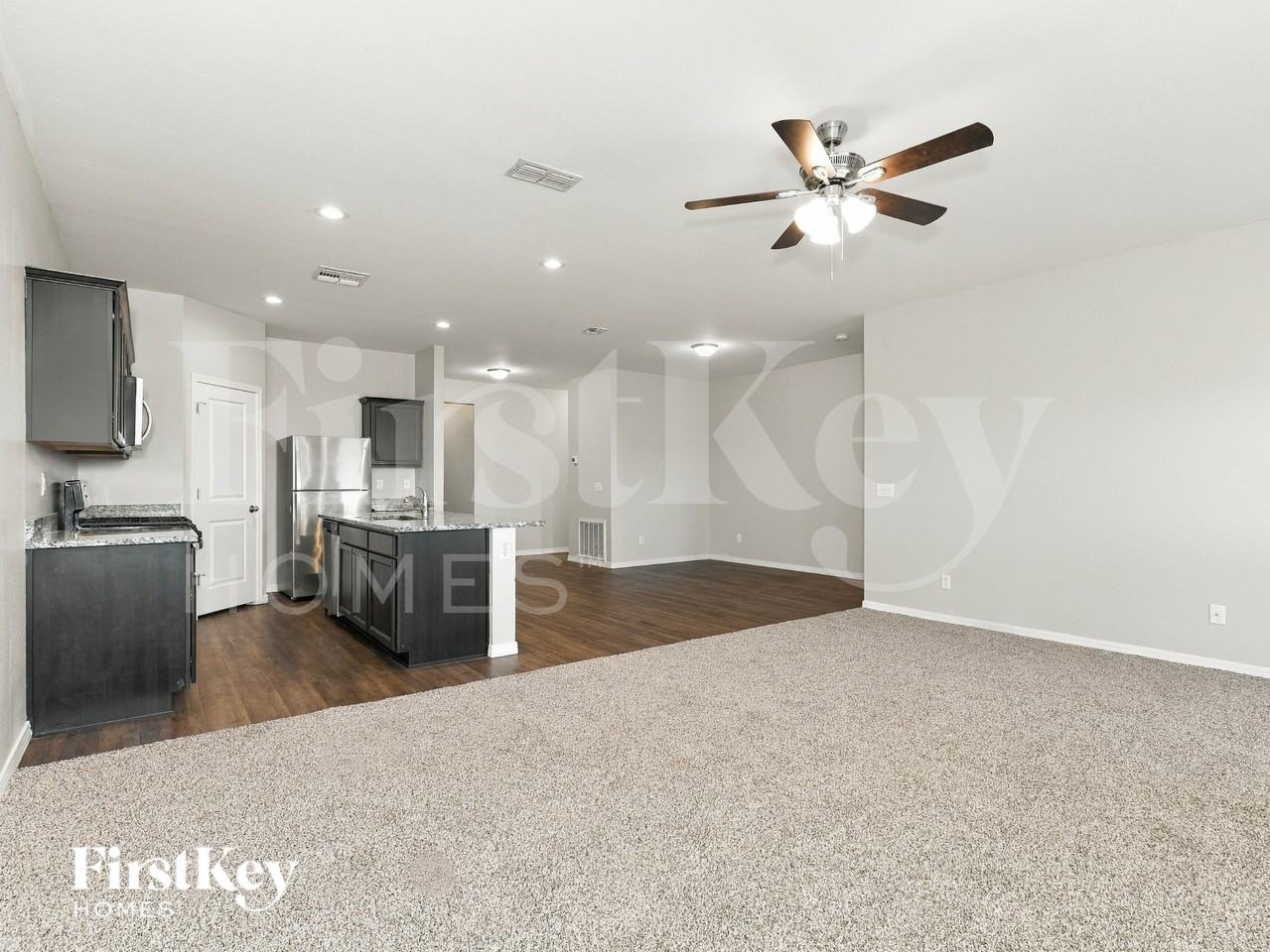 219 N 201st Ave - Photo 4 of 19