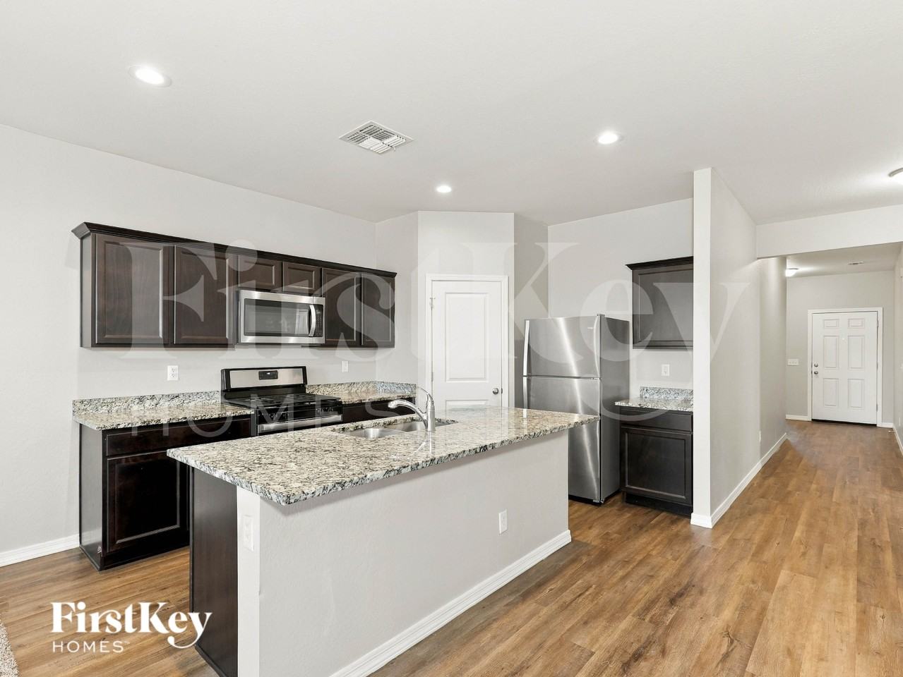 219 N 201st Ave - Photo 7 of 19