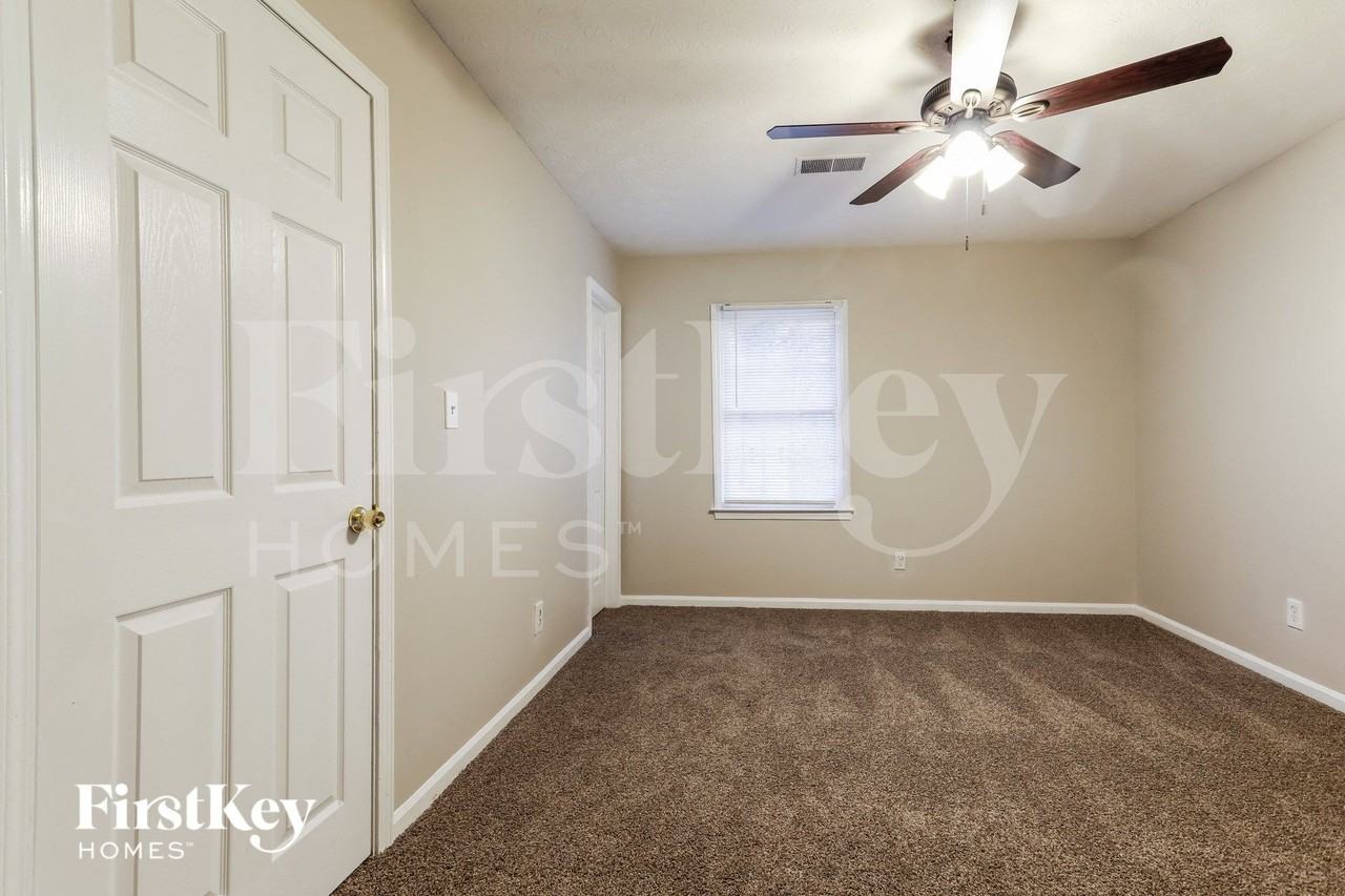 1853 Valley View Rd - Photo 7 of 14