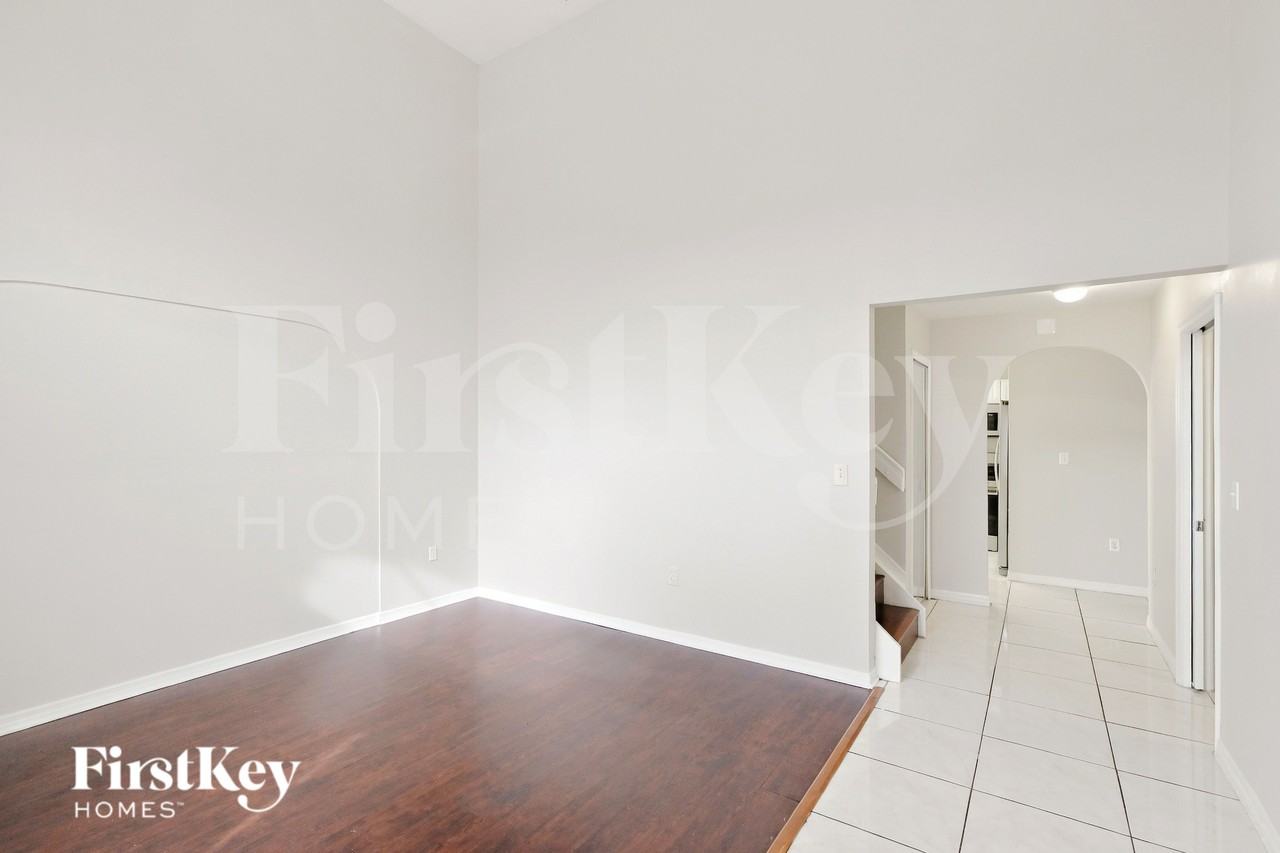 8349 Nwterrace - Photo 3 of 20