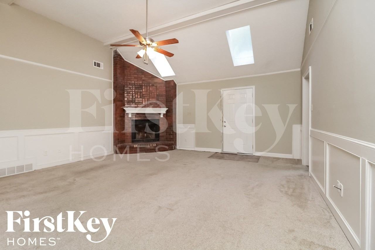 7364 Ashley Oaks Dr - Photo 3 of 15