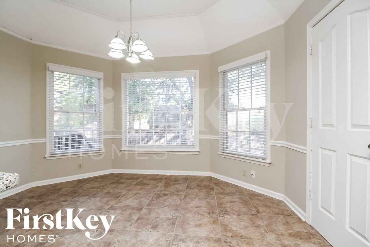 7364 Ashley Oaks Dr - Photo 5 of 15