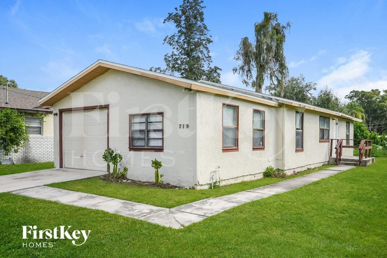 719 California Ave - Photo 2 of 17