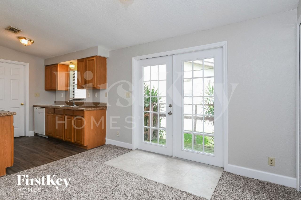 719 California Ave - Photo 6 of 17