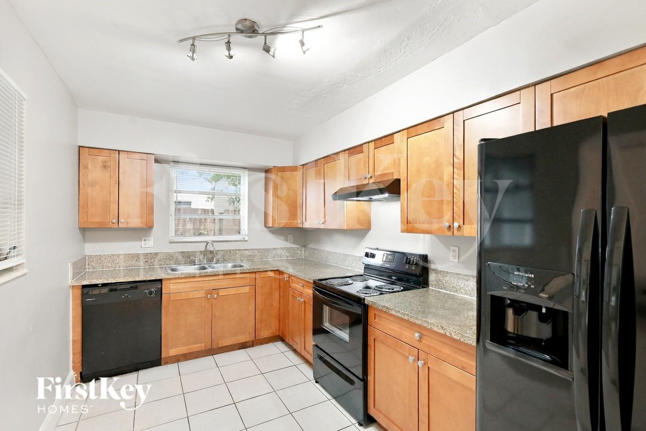 6941 Swst - Photo 6 of 20