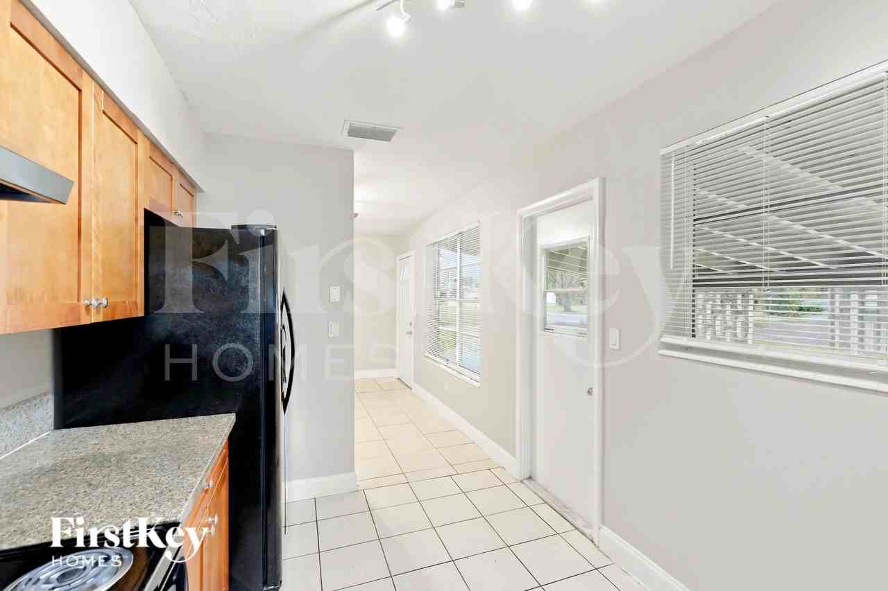 6941 Swst - Photo 7 of 20