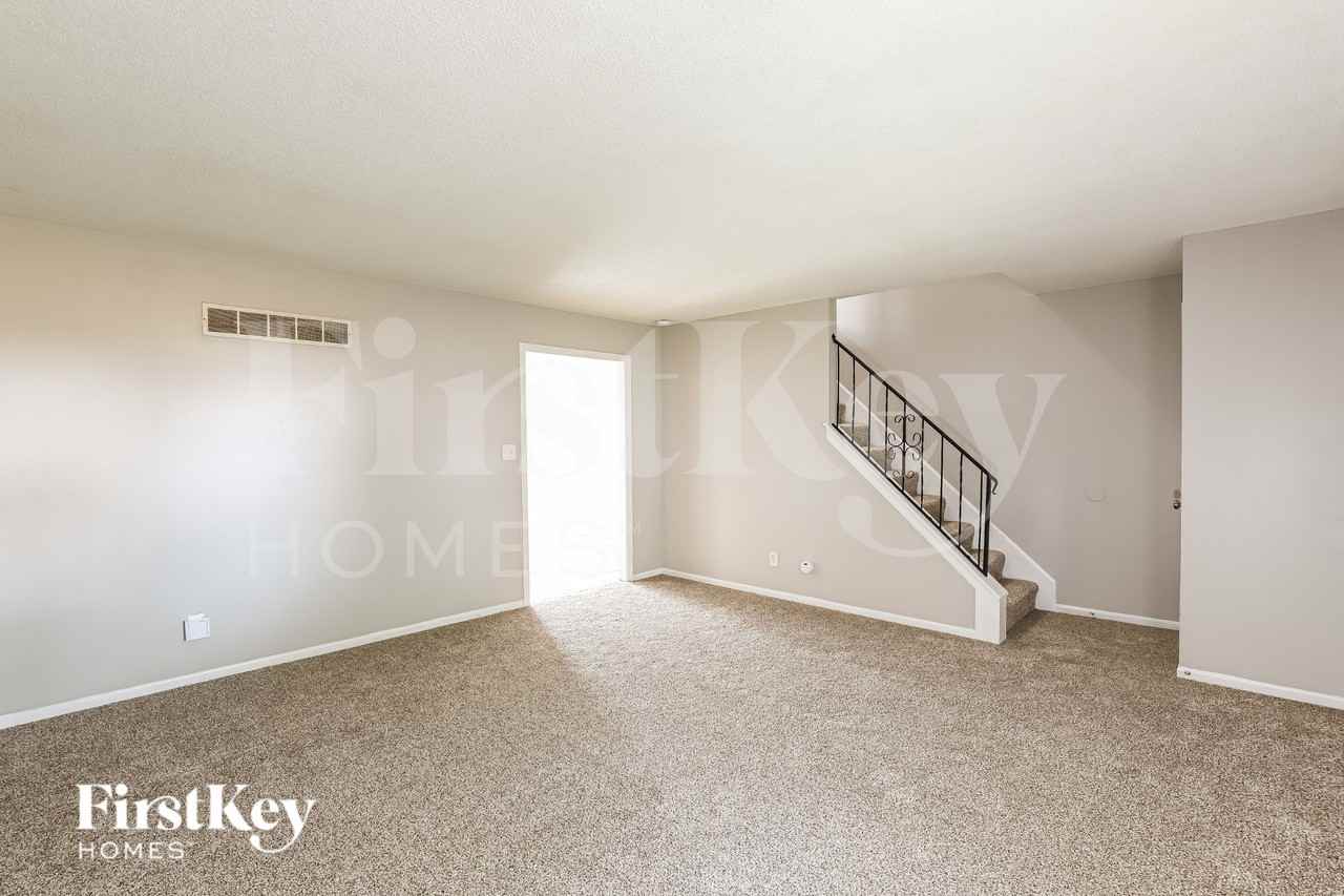 6107 E 127th St - Photo 2 of 16