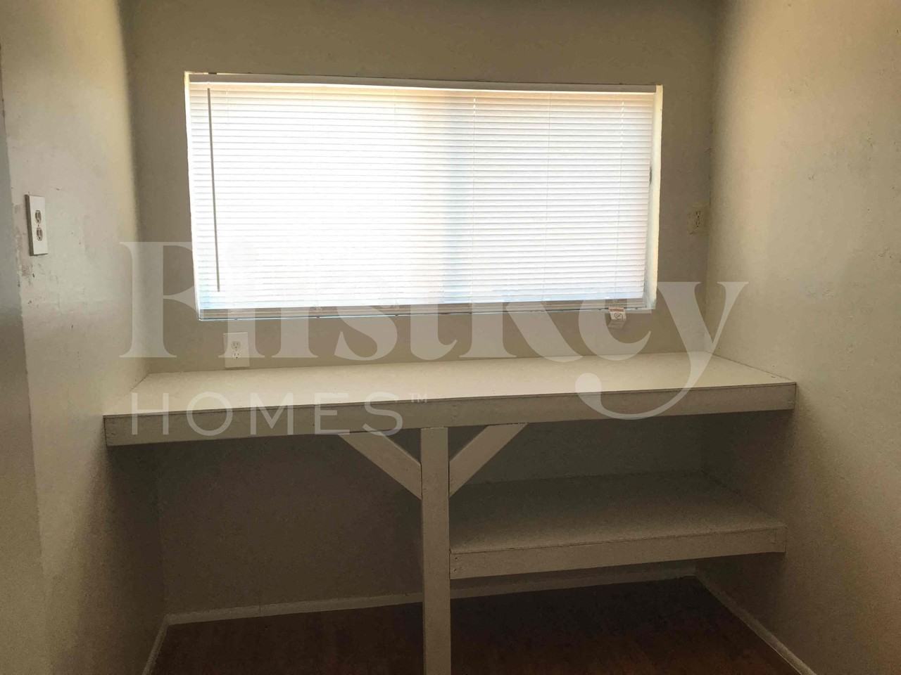 5219 W Sierra St - Photo 6 of 20