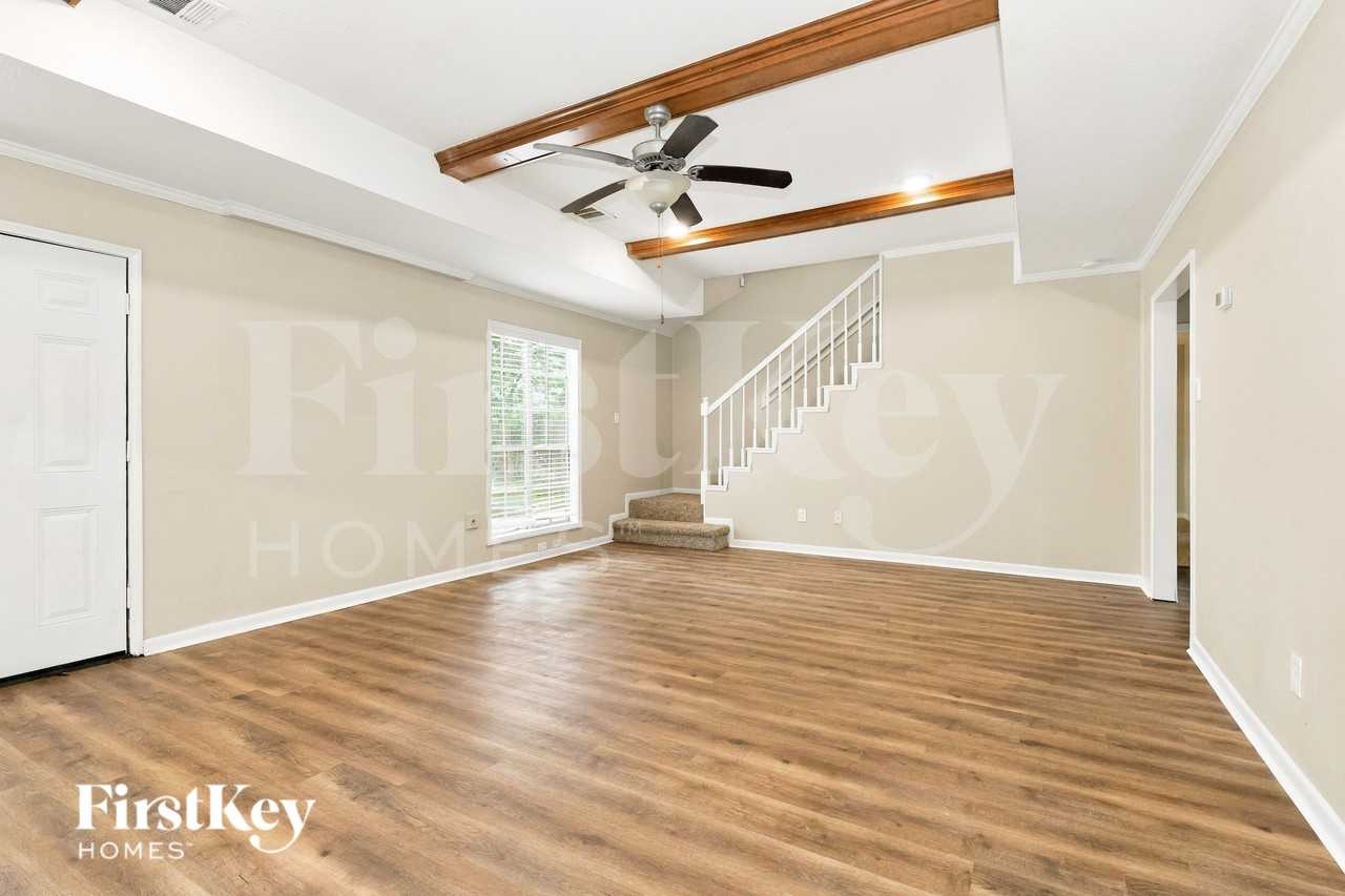 2511 Riverlawn Dr - Photo 4 of 20